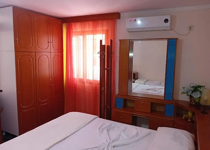 Gogo's Sea Side Apartament