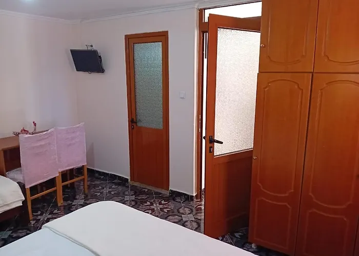 Gogo's Sea Side Apartament Saranda